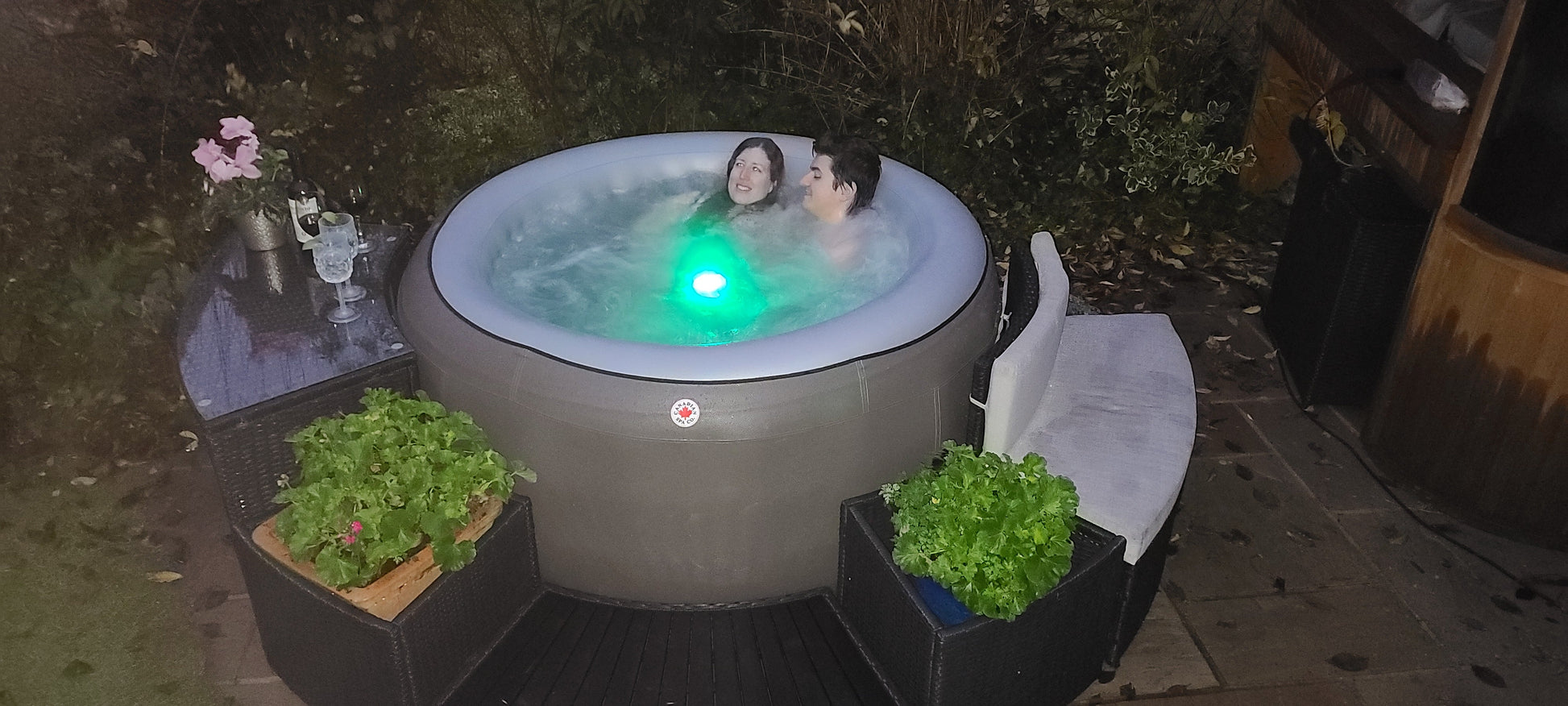 2025 Grand Rapids Inflatable 110-Jet Speed 4-Person Hot