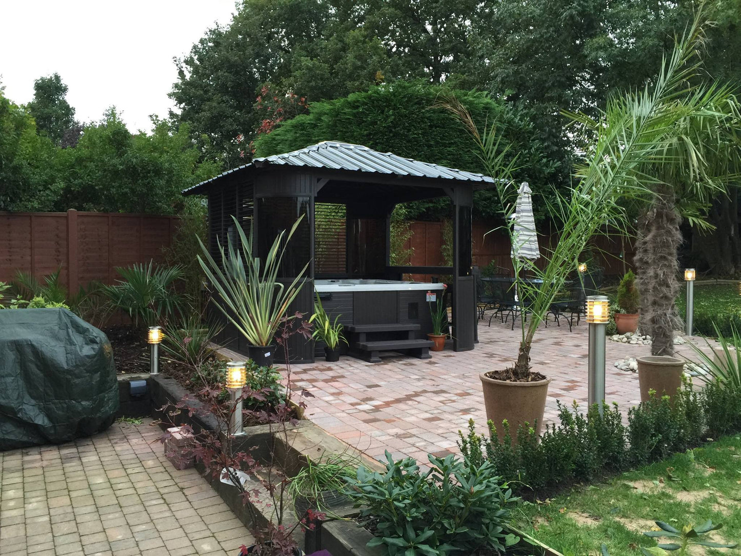 Ex-Demo Fraser Freestanding Gazebo 305 x 305 x 295cm