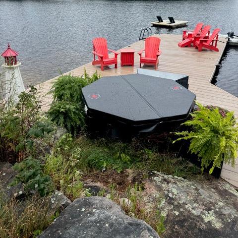 Muskoka AI Patio Spa: 14-Jet 4-Person 188 x 188 x 73 cm