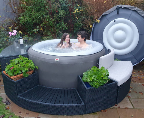 2023 Grand Rapids Inflatable 110-Jet 4-Person Hot Tub with LED Light | Hot  tubs, swim spas and saunas for customers nationwide in the UK